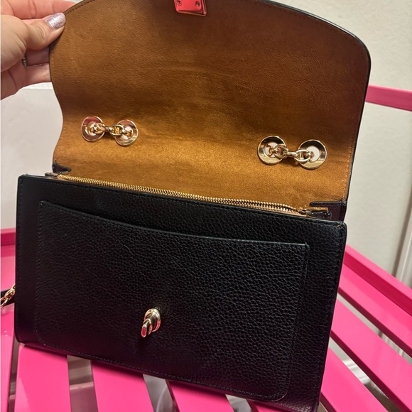 Coach Black and Gold Shoulder Bag with turn lock - Picture 5 of 8